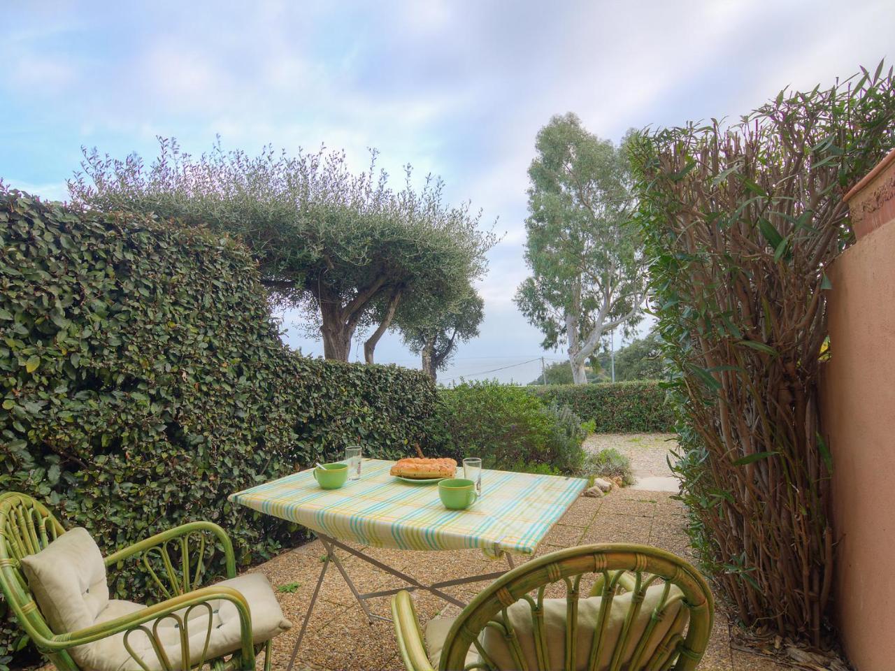 Apartment Les Jardins De La Mer-2 By Interhome Cavalaire-sur-Mer Bagian luar foto
